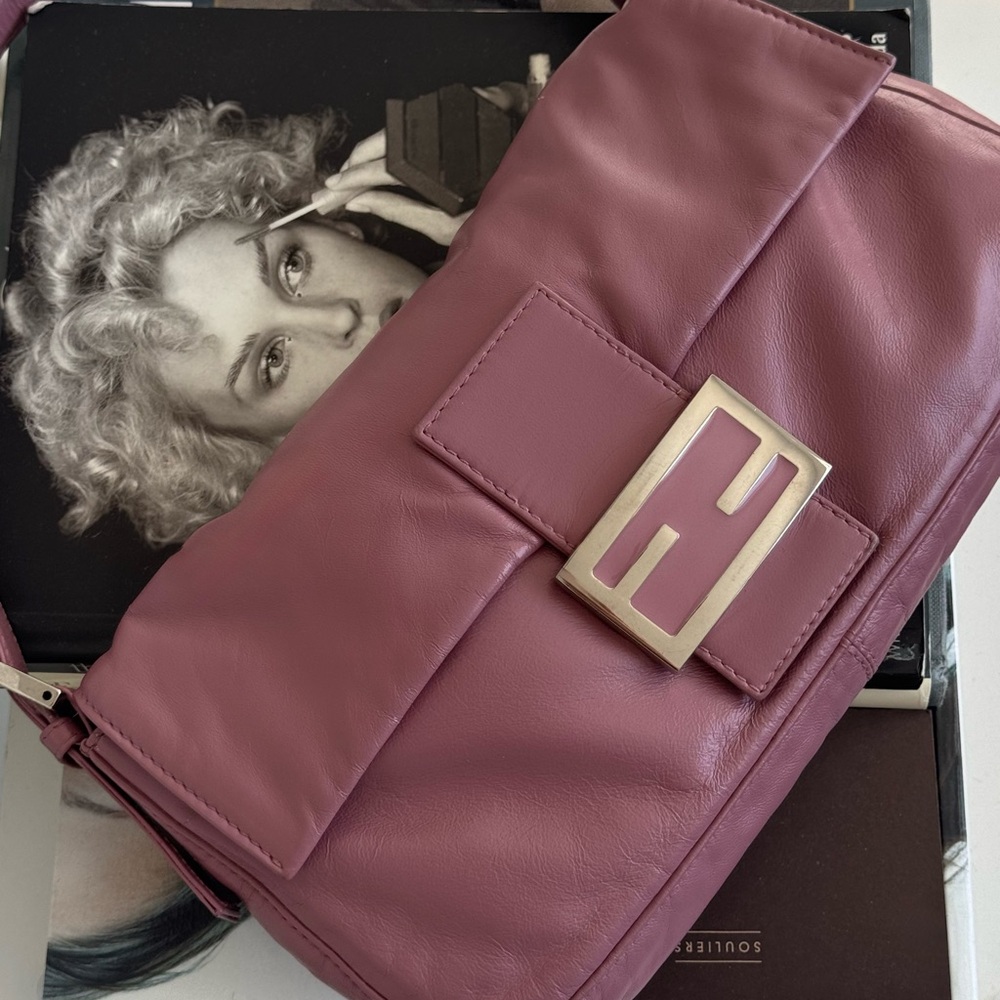 Fendi Mauve Leather Shoulder Baguette Bag - Picture 3 of 12